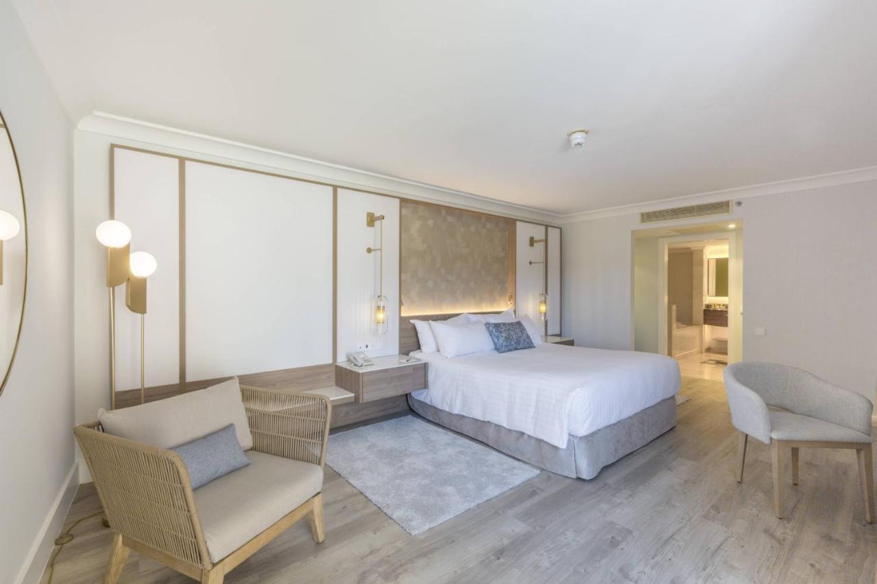 데니아 메리어트 라 세야 골프 리조트 앤 스파 외부 사진 A bedroom at the Cape Town International Convention Centre