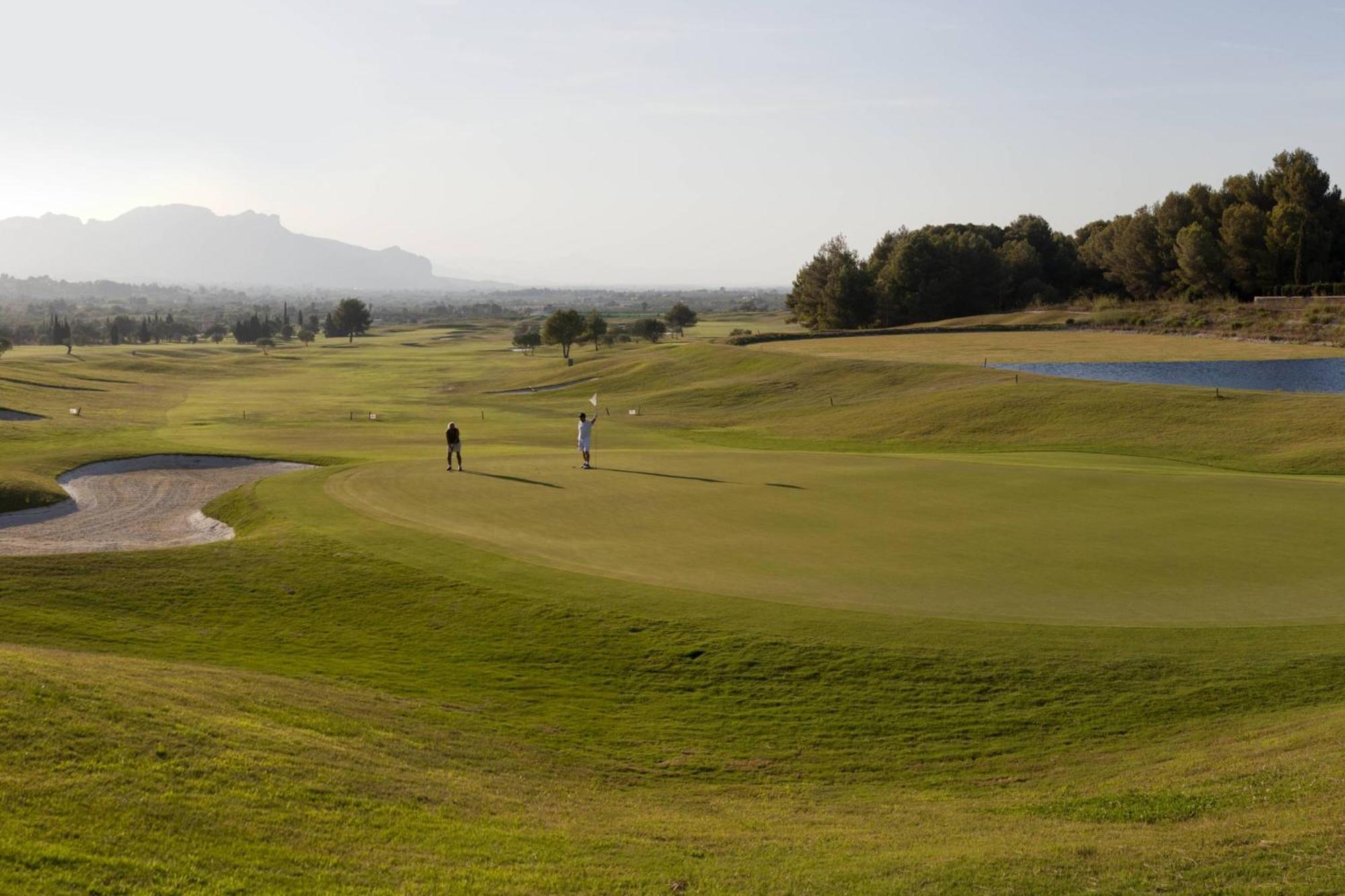 데니아 메리어트 라 세야 골프 리조트 앤 스파 외부 사진 Golf course at the resort