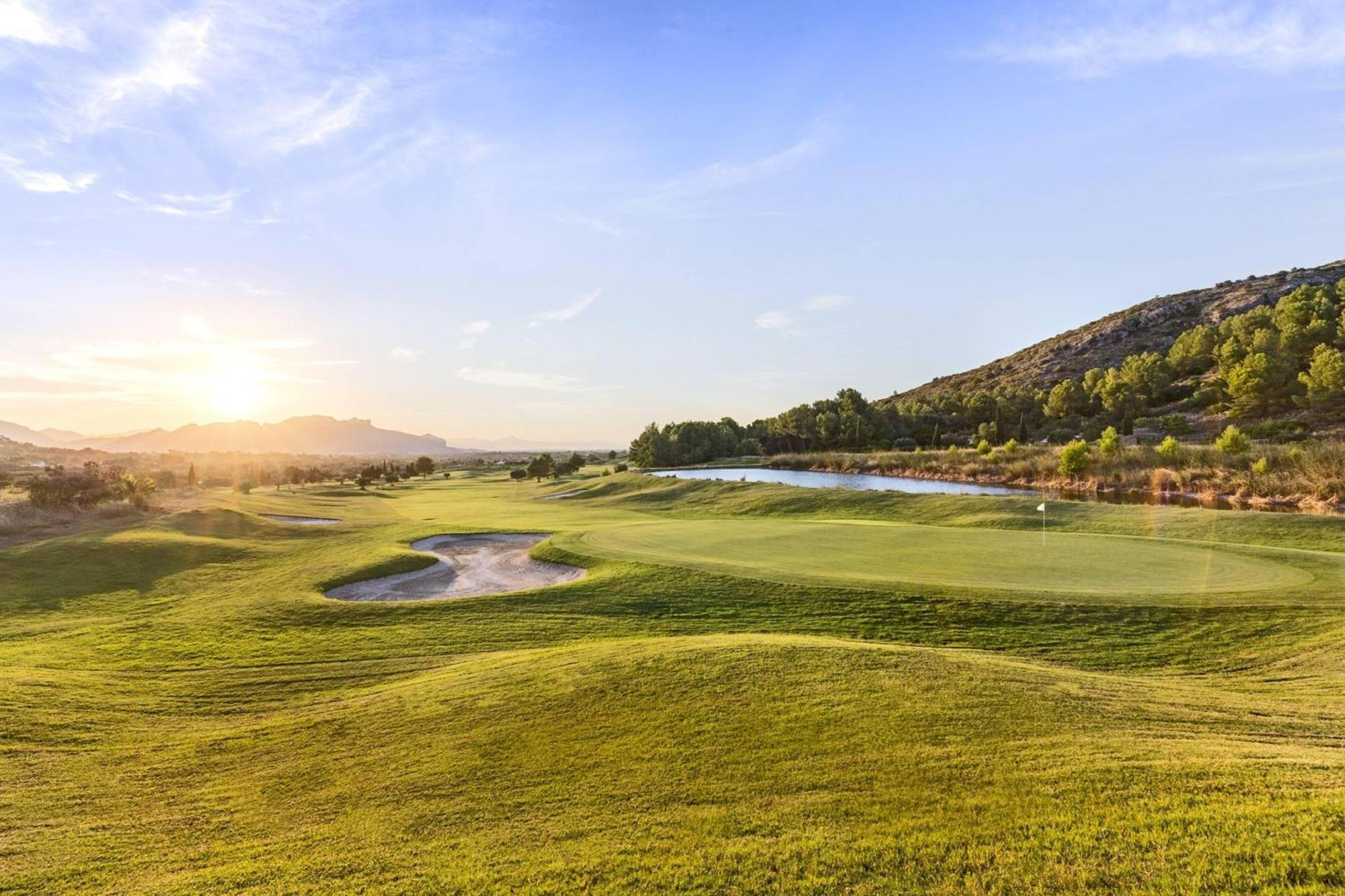 데니아 메리어트 라 세야 골프 리조트 앤 스파 외부 사진 Golf course at the resort