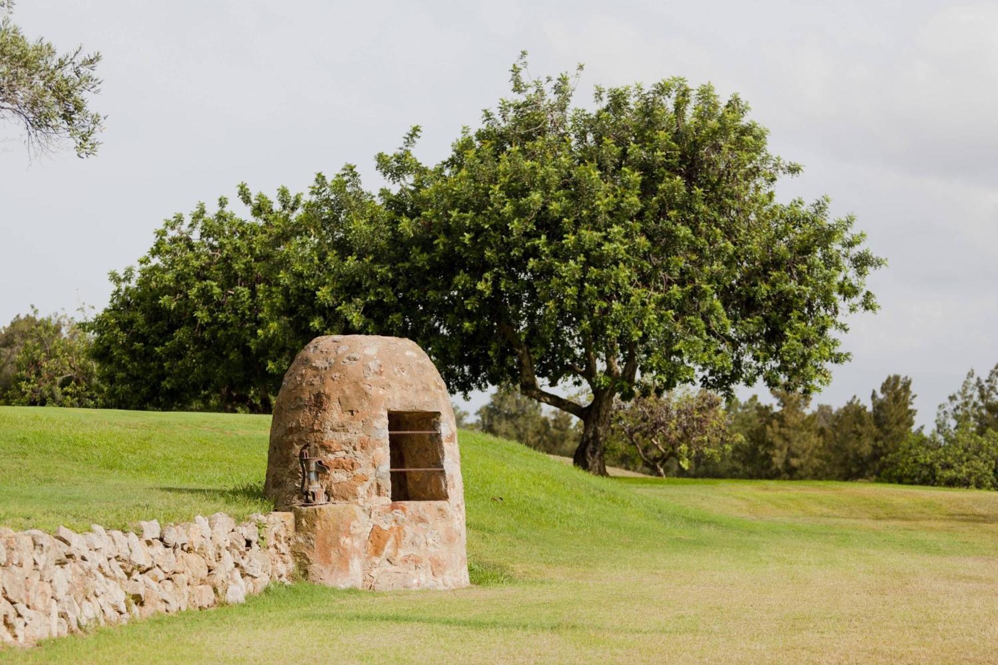데니아 메리어트 라 세야 골프 리조트 앤 스파 외부 사진 A sentry box at Fort Belan